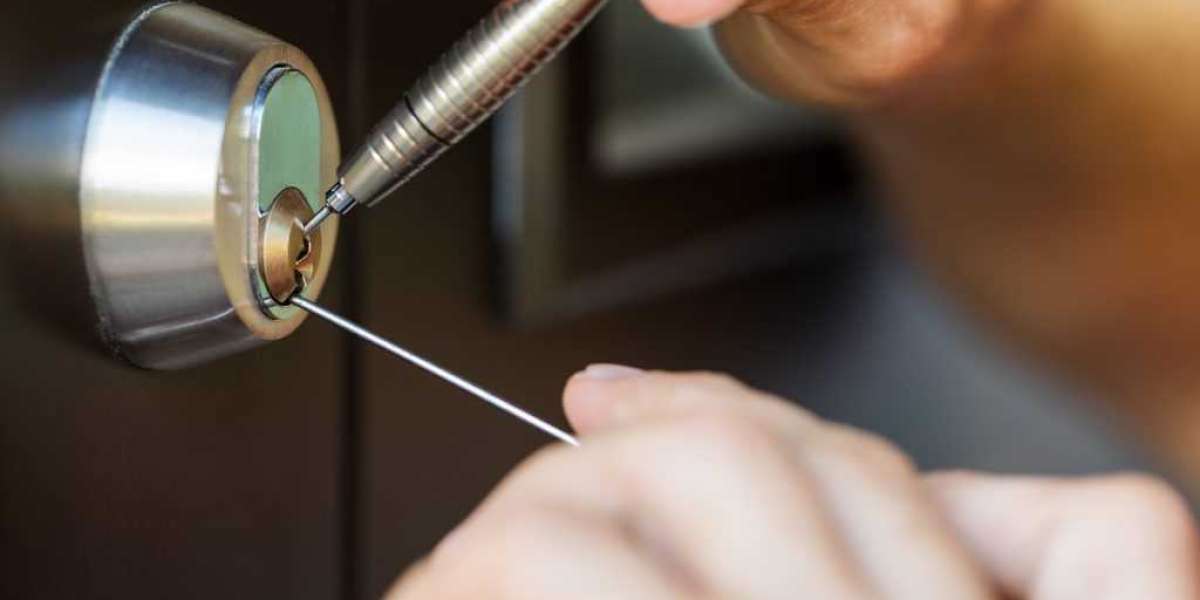 Benefits of Engaging a Professional Locksmith in Dubai