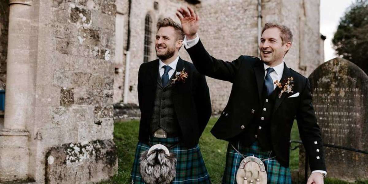 What is the men's kilt outfit?