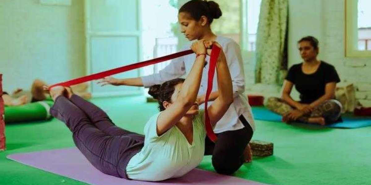 yoga school in Rishikesh