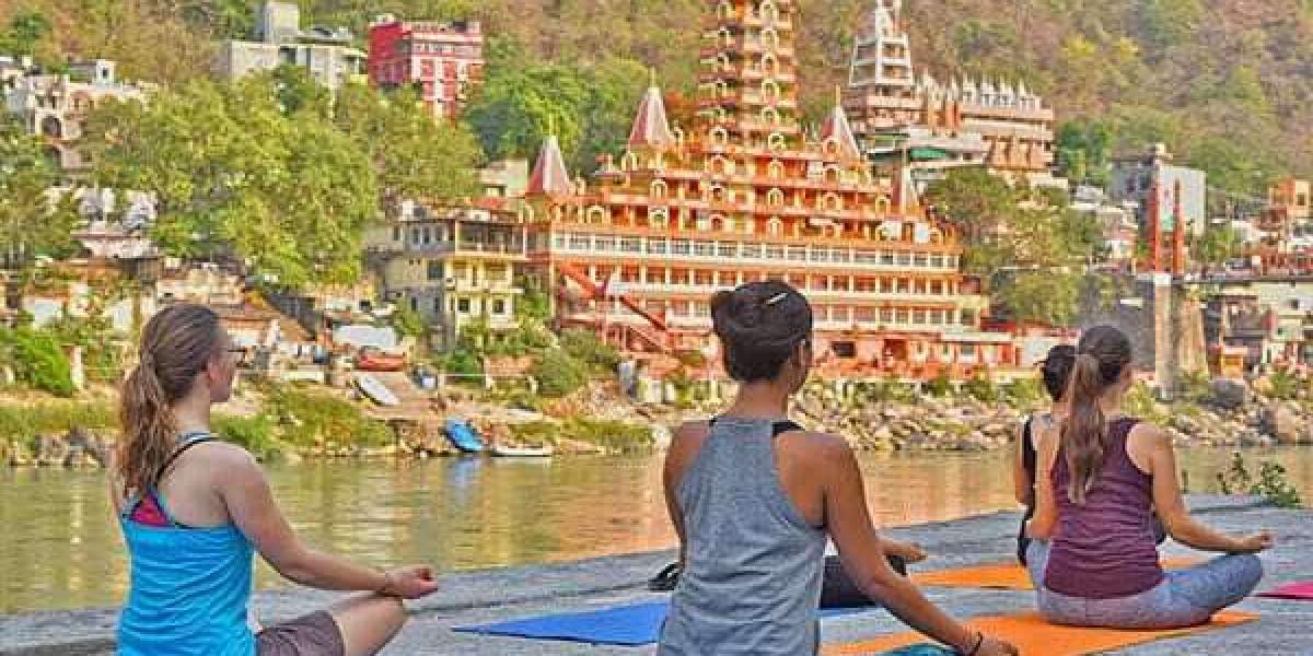 200 hour yoga teacher training in Rishikesh