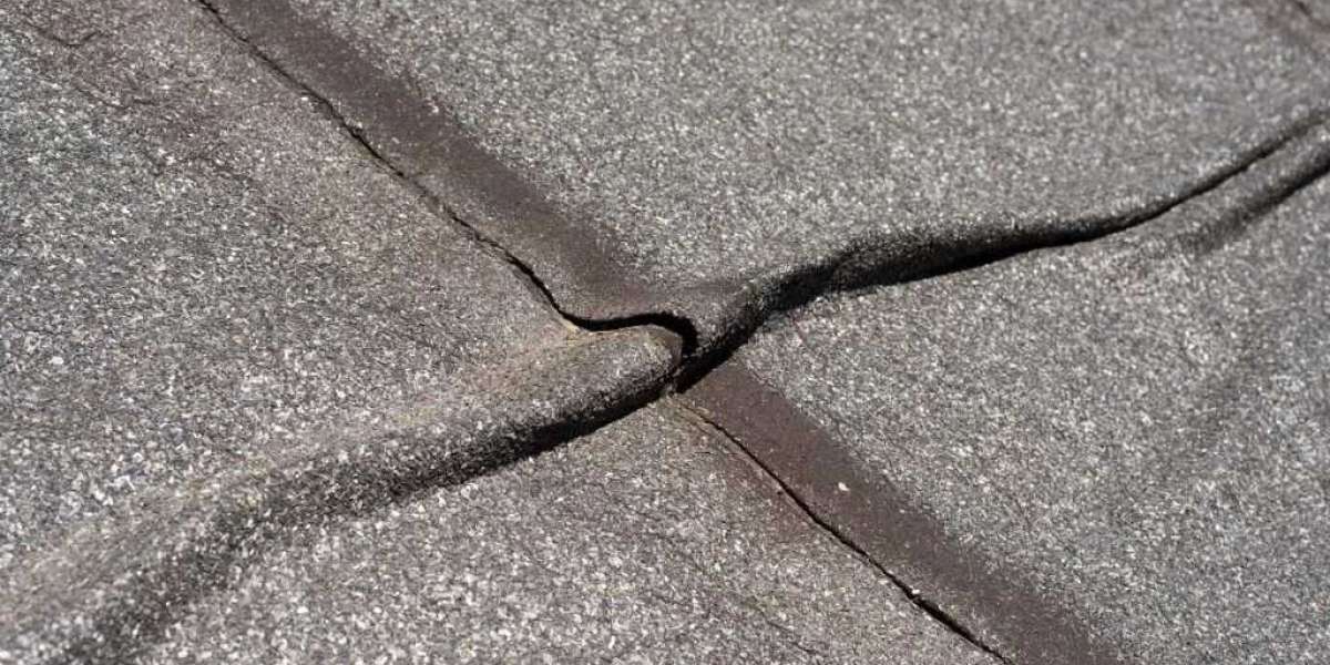 How to decide between Repairing and Replacing your Flat Roof