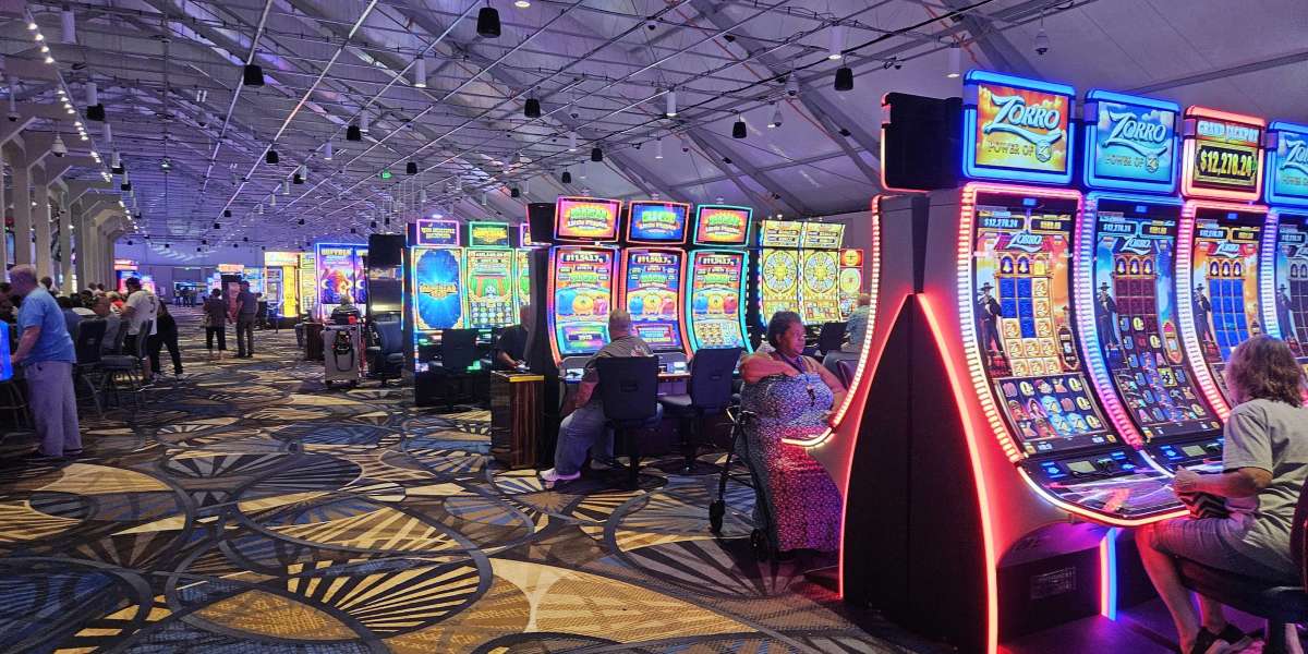 Malaysian Online Casinos vs. Physical Casinos: Which Is Better?