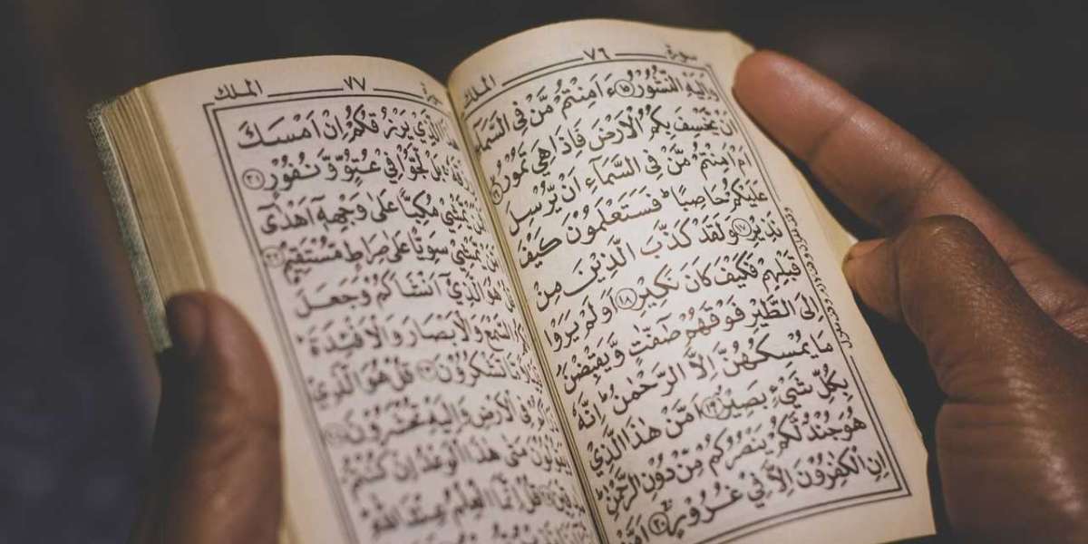 Female Quran Teacher: Guiding Students to Spiritual Understanding and Quranic Wisdom