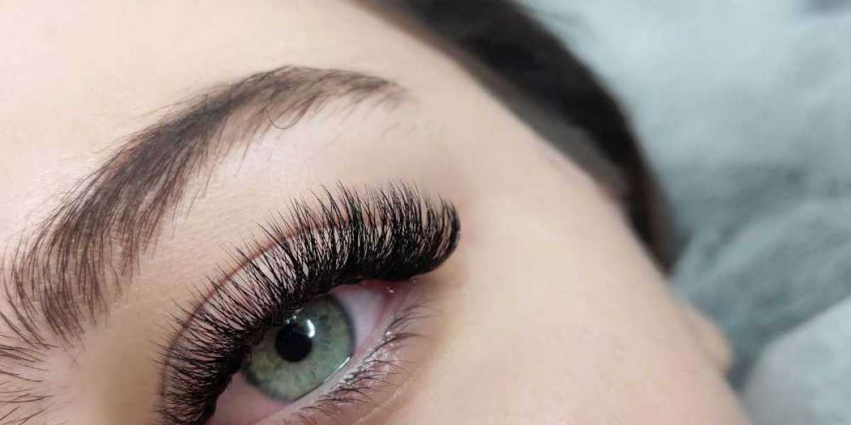 Transform Your Look with Stunning Lashes