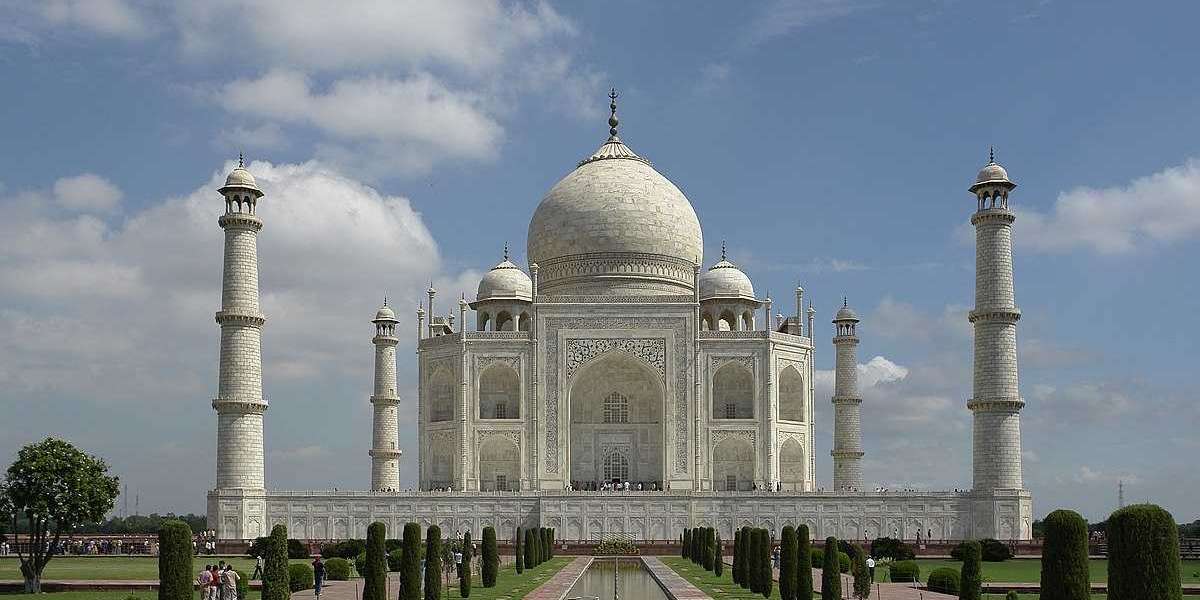 Chandigarh To Agra Taxi