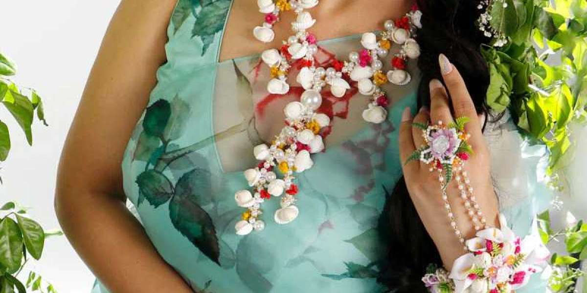 Bridal Must-Have Floral Jewellery for Haldi & Mehndi by VAIDAAN