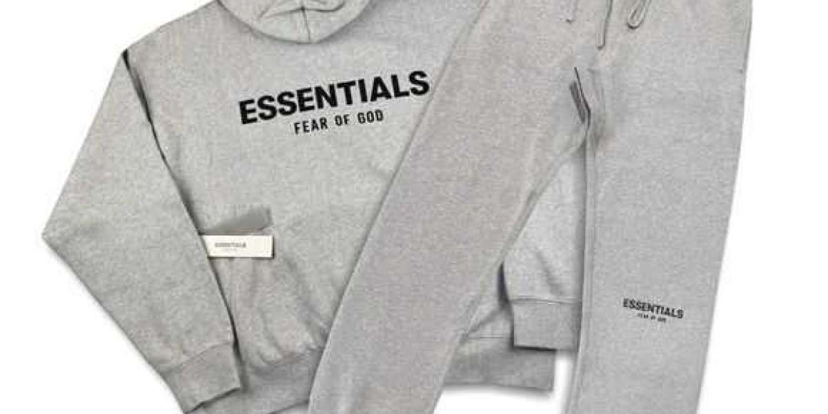 Essentials Hoodie Outfit Ideas for Every Season