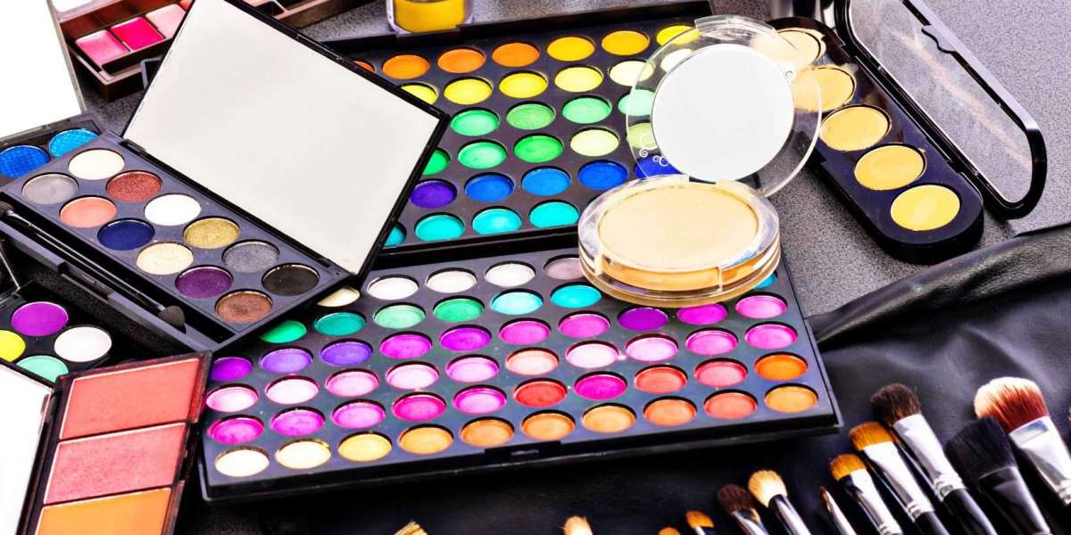 Everything You Need to Know Before Buying a Teenage Makeup Kit