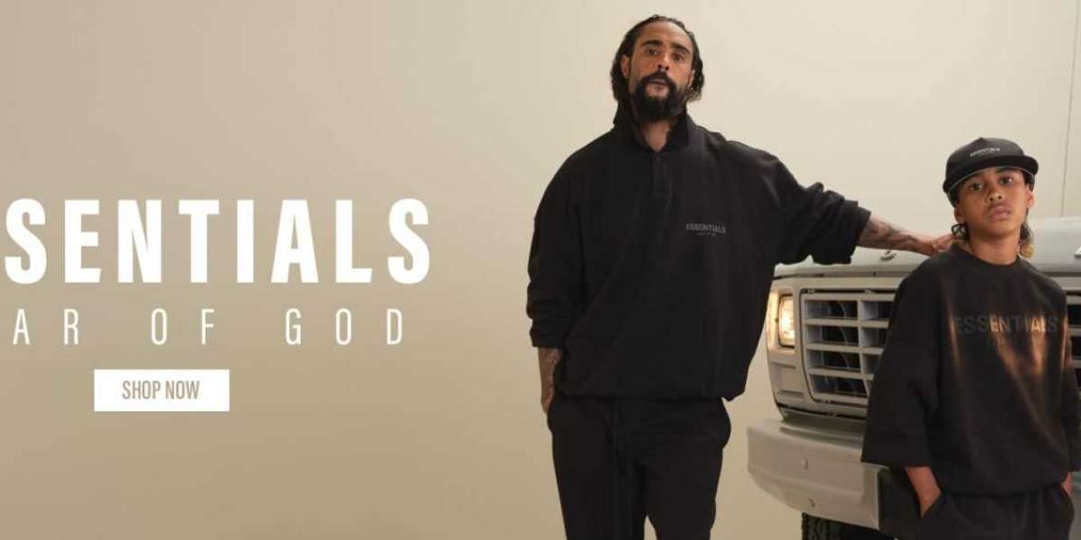 Slim Fit Essential Hoodie – Tailored Look for Everyday Use