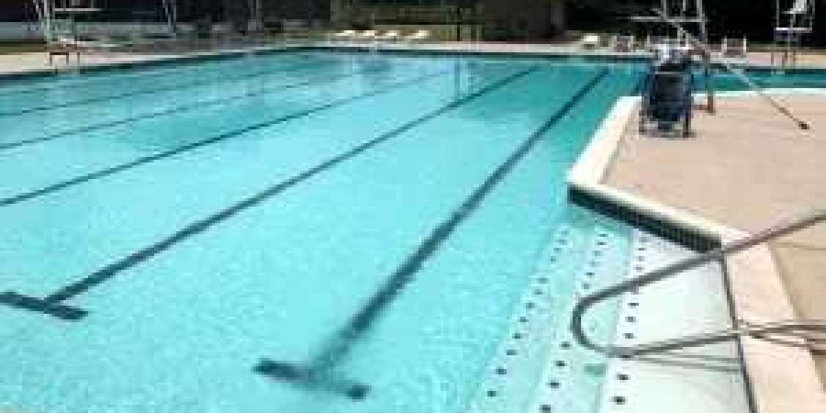 Your Go-To Pool Cleaning Experts: From Local Homes to Hotel Pools in Houston