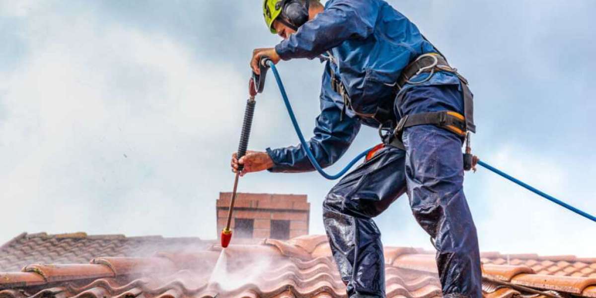 Pressure Cleaning vs DIY: Why Hiring Professionals Saves You Money