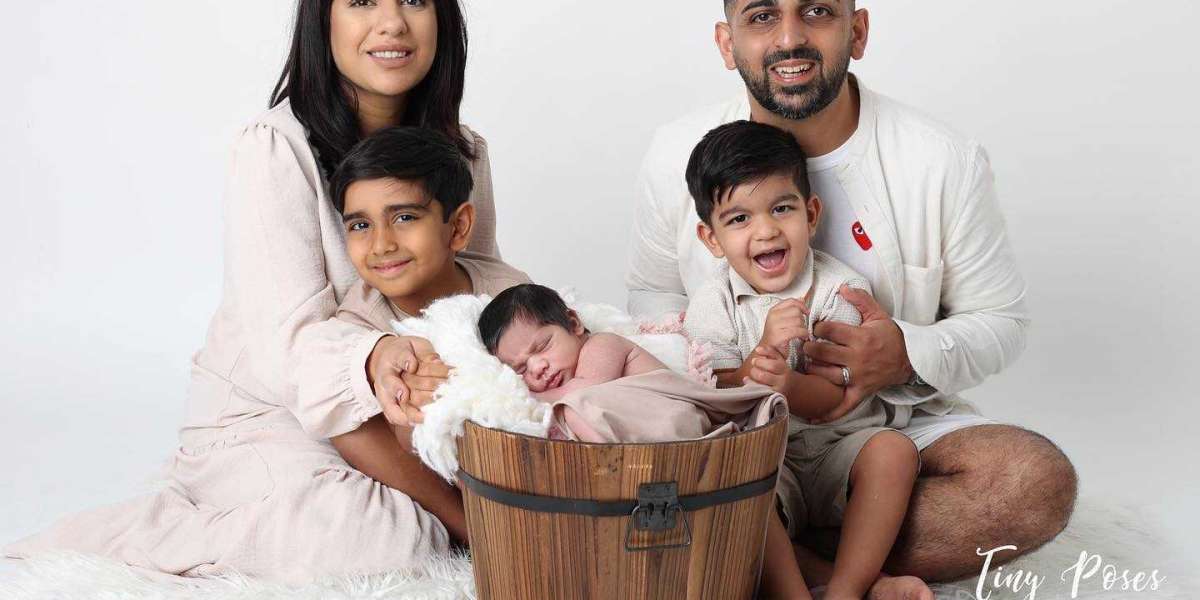 Family Photographer in Dubai