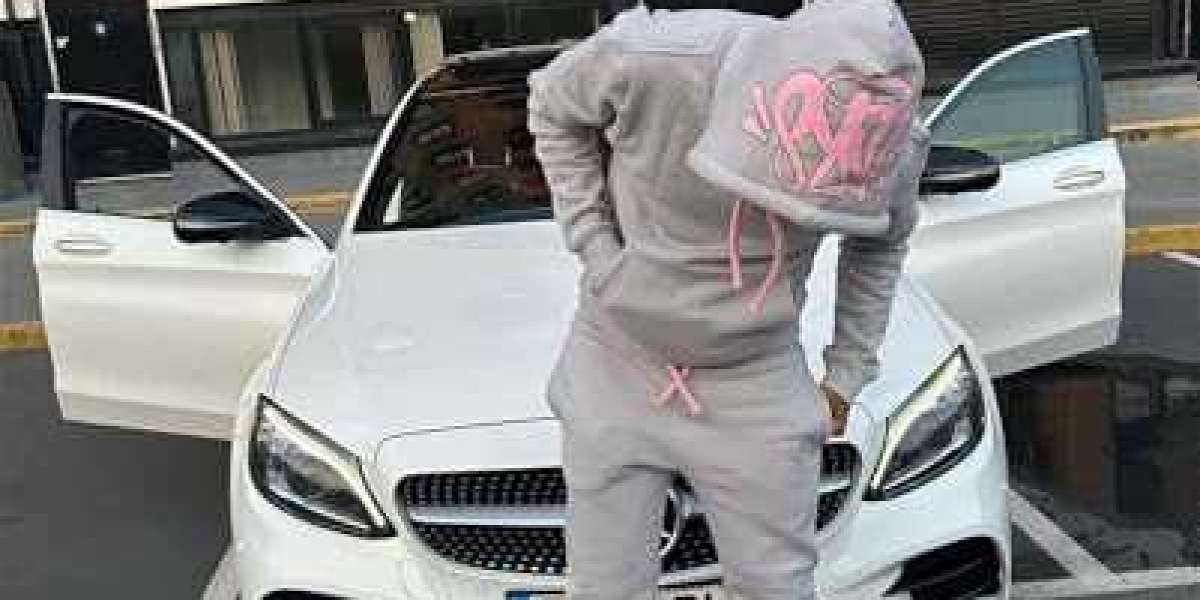 Syna World and the Rise of the Iconic Syna World Tracksuit: A Cultural Statement in Streetwear