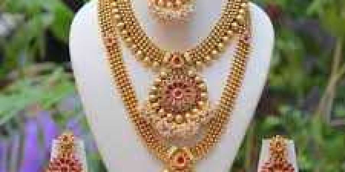 The Reasons Behind the Global Trend in the Imitation Jewelry Industry