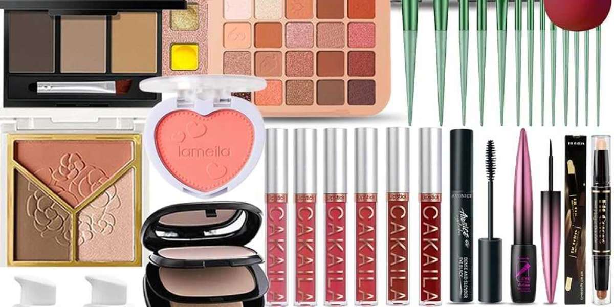 A Comprehensive Guide to Glitter Eyeshadows and Makeup Products