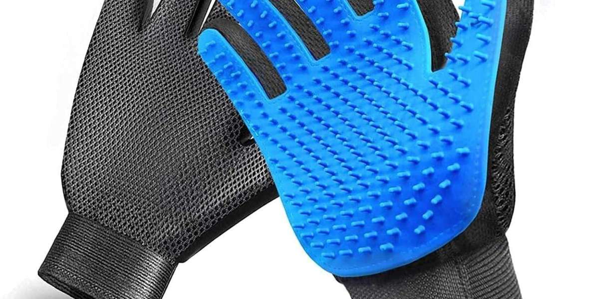 Pet Massage Glove – Essential Grooming Tool For Pets