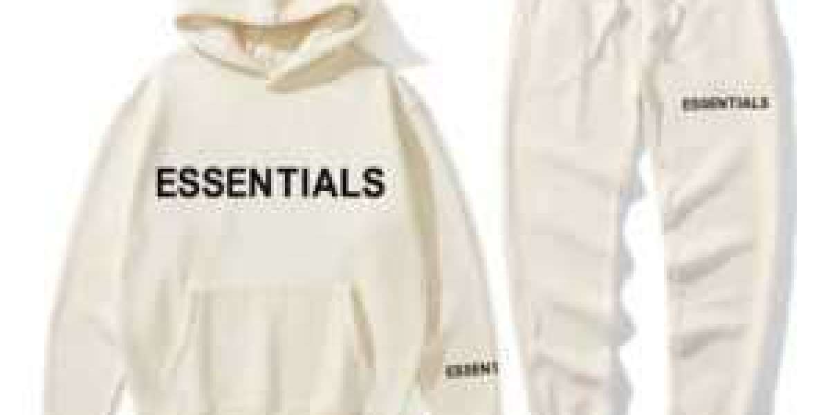 Essentials Hoodie: A Shop Built Around Everyday Confidence