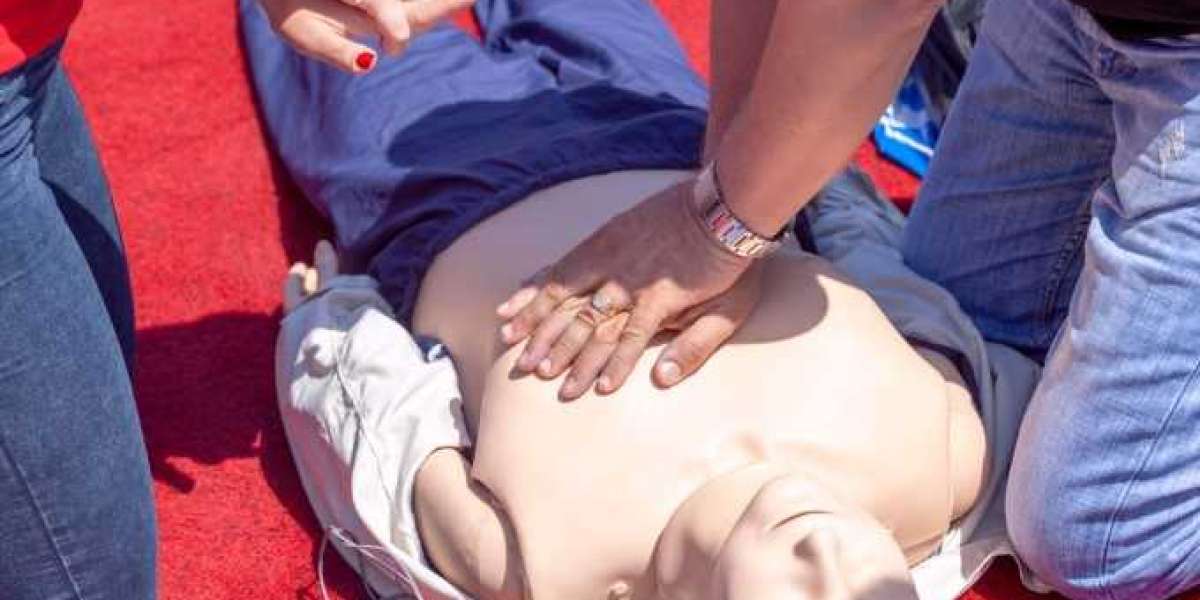 West Coast First Aid Training: Lifesaving Skills, CPR Refresher Courses, and Certification in Perth