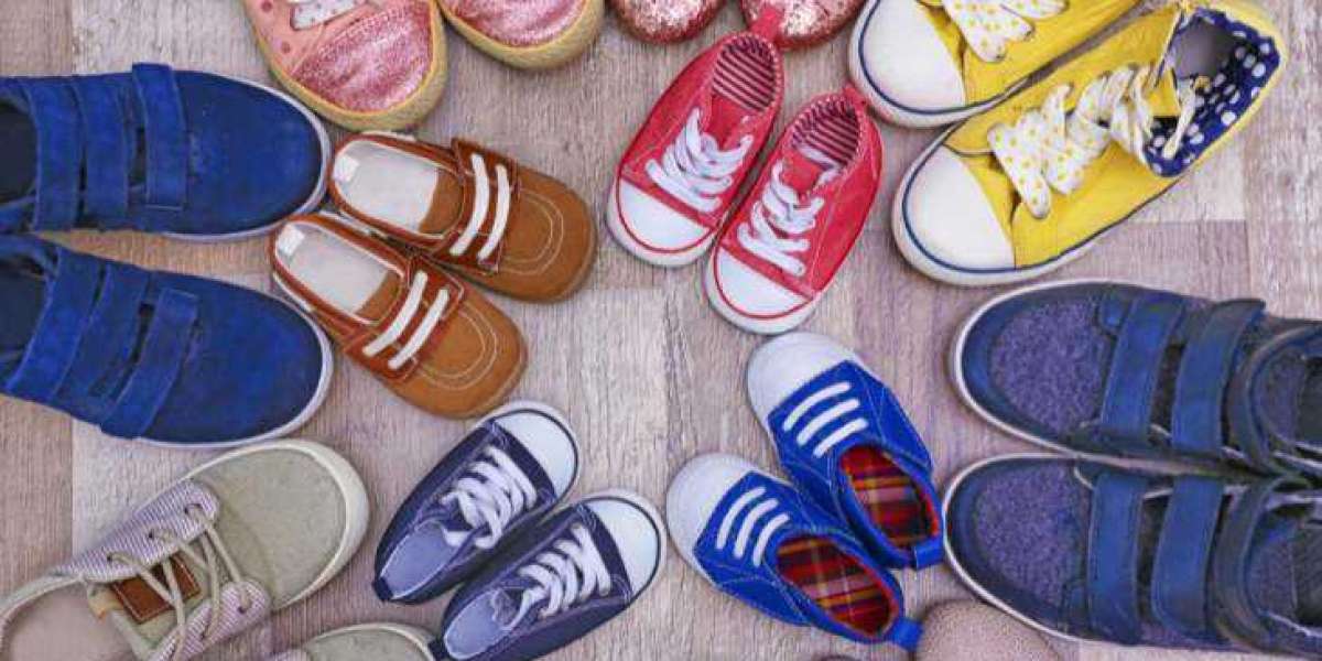The Evolution of Footwear: Fashion, Comfort, and Technology