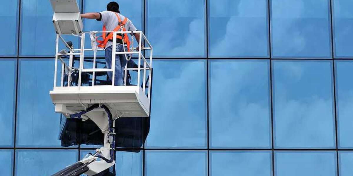 Glass Cleaning Services Riyadh – UltraClean Experts