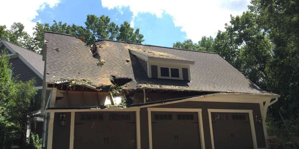 How Can a Storm Damage Repair Service Effectively Guard Your Roof?