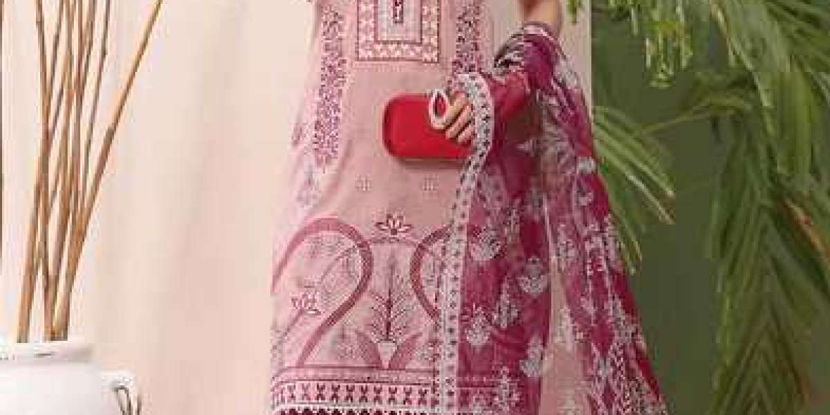 Khas Stores: The Everlasting Appeal of Branded Lawn