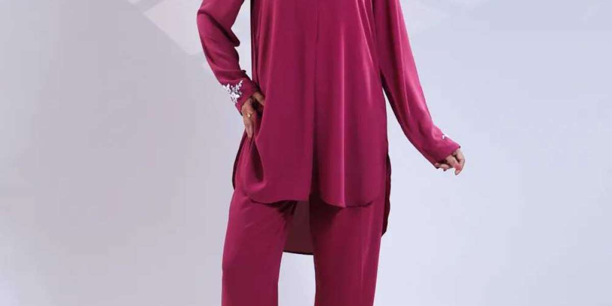 Stylish & Modest Women's Clothing in Pakistan