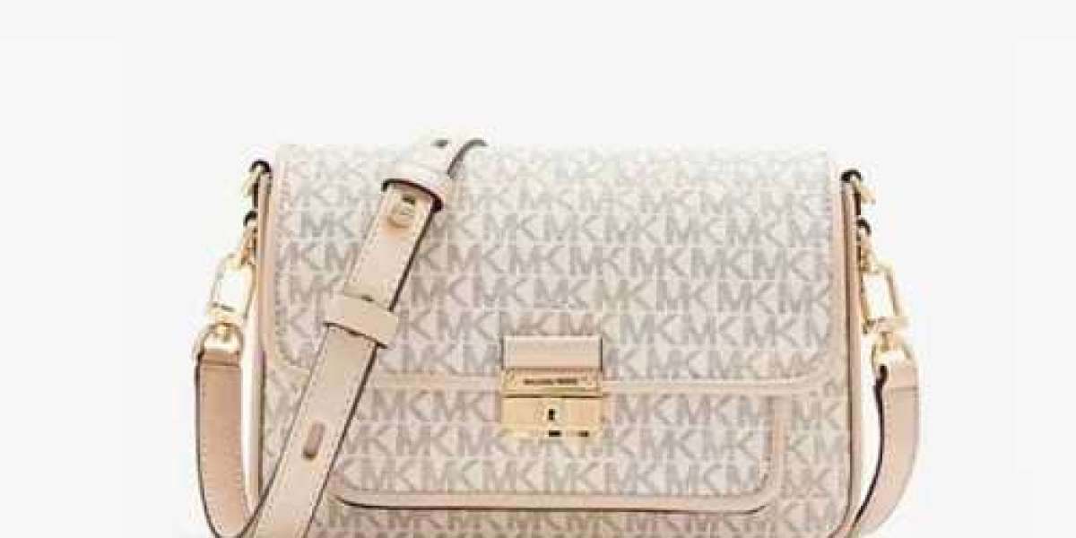 Michael Kors 包包選購指南：胸包、腰包與郵差包推薦