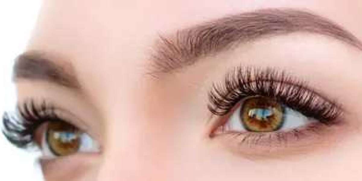 Transform Your Look with Eyelash Extensions in Islamabad: A Complete Guide