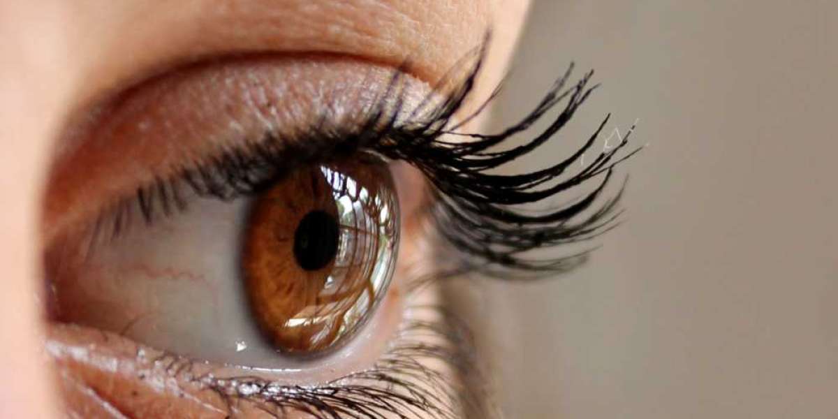 Natural Eyelash Extensions: The Ultimate Guide for Effortless Beauty