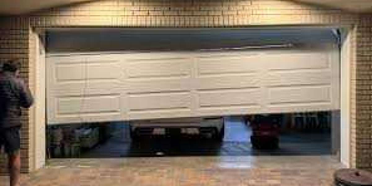 Garage Door Maintenance in Dubai: Essential Guide to Extending Its Lifespan