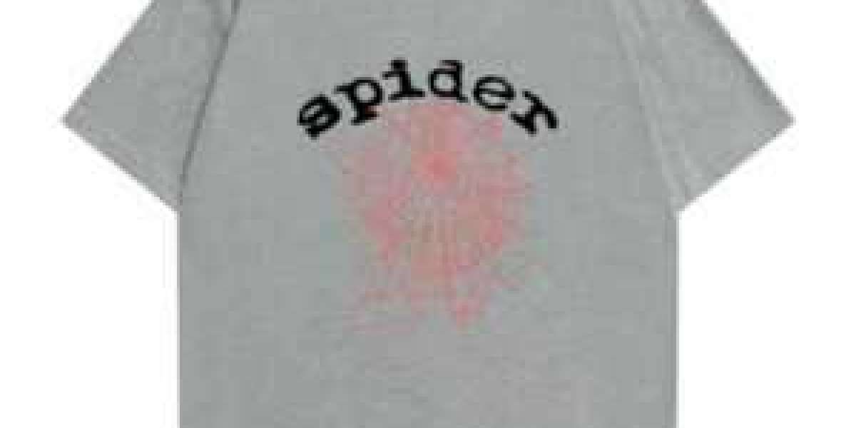 The Bold Simplicity of Spider T-Shirt Style
