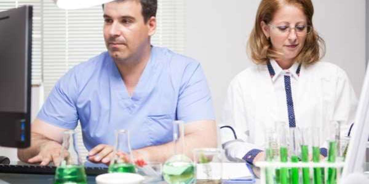 Comparing B Pharm and Pharm D Courses for a Better Career in Uttar Pradesh