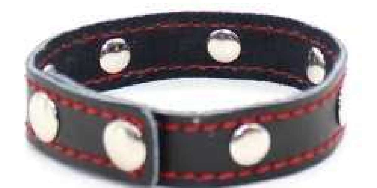 rivet wide cuff leather bracelet iw324