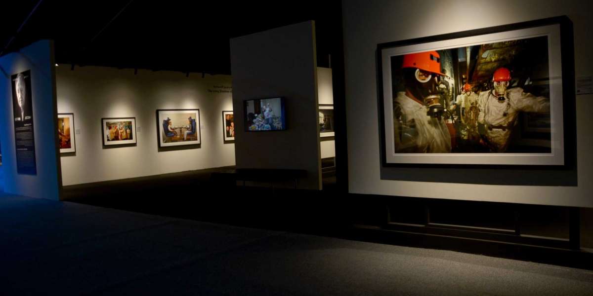 Why Custom Wallpaper Printing in Dubai Is Perfect for Interior Designers