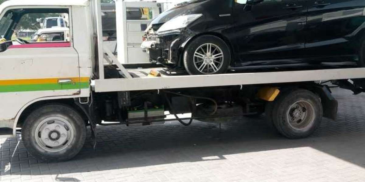 Choosing the Best Car Lifter Service in Lahore